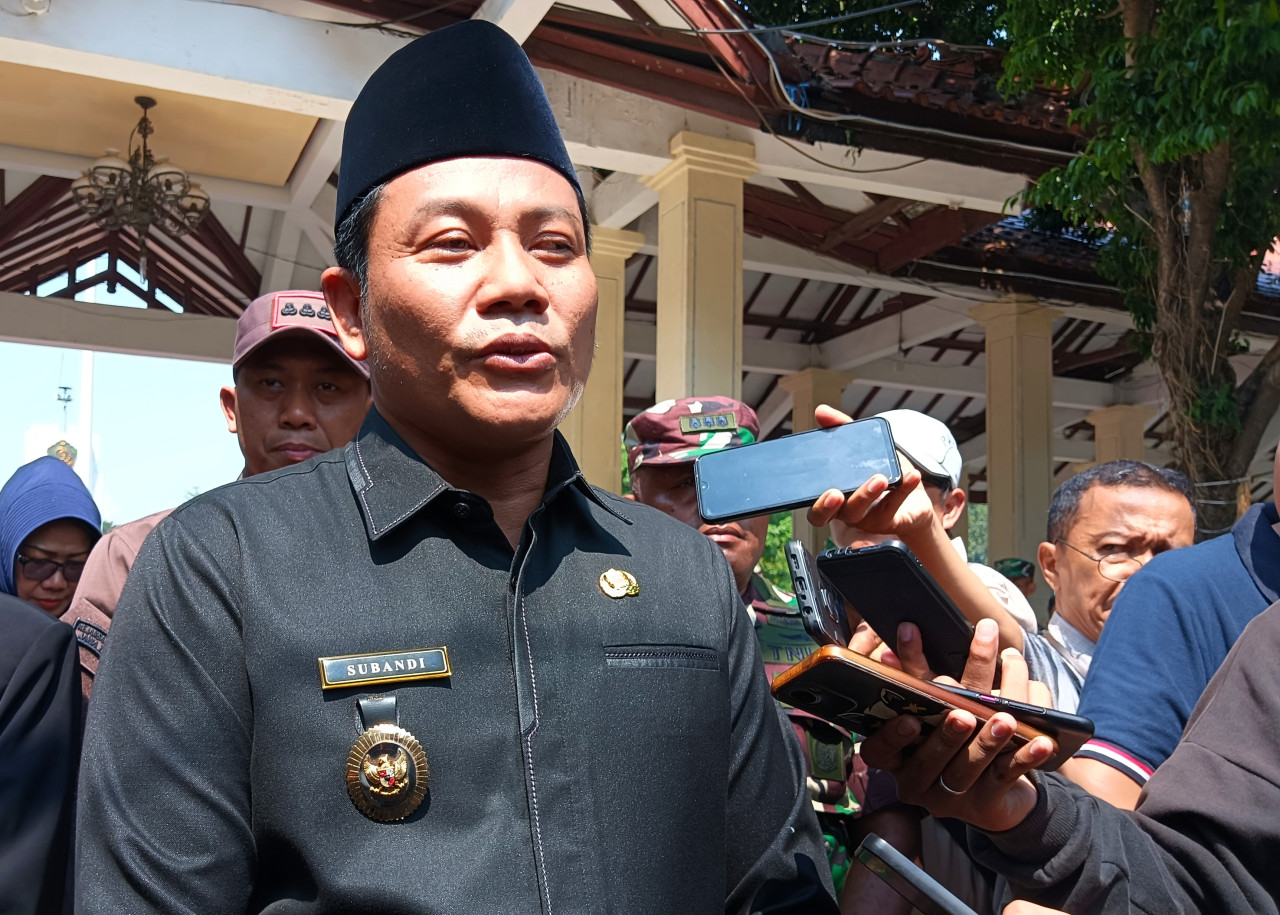 Plt. Bupati Sidoarjo, Subandi, S.H., M.Kn saat memberikan keterangan. (Foto: Ahaddiini HM/jatimnow.com)
