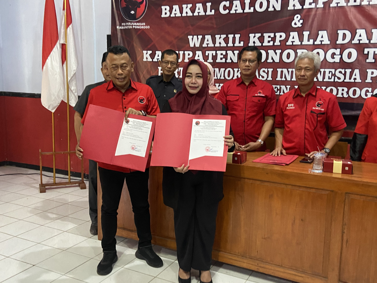 PDI Perjuangan Usung Kang Giri dan Bunda Lisdyarita, Calon Lain Minggir