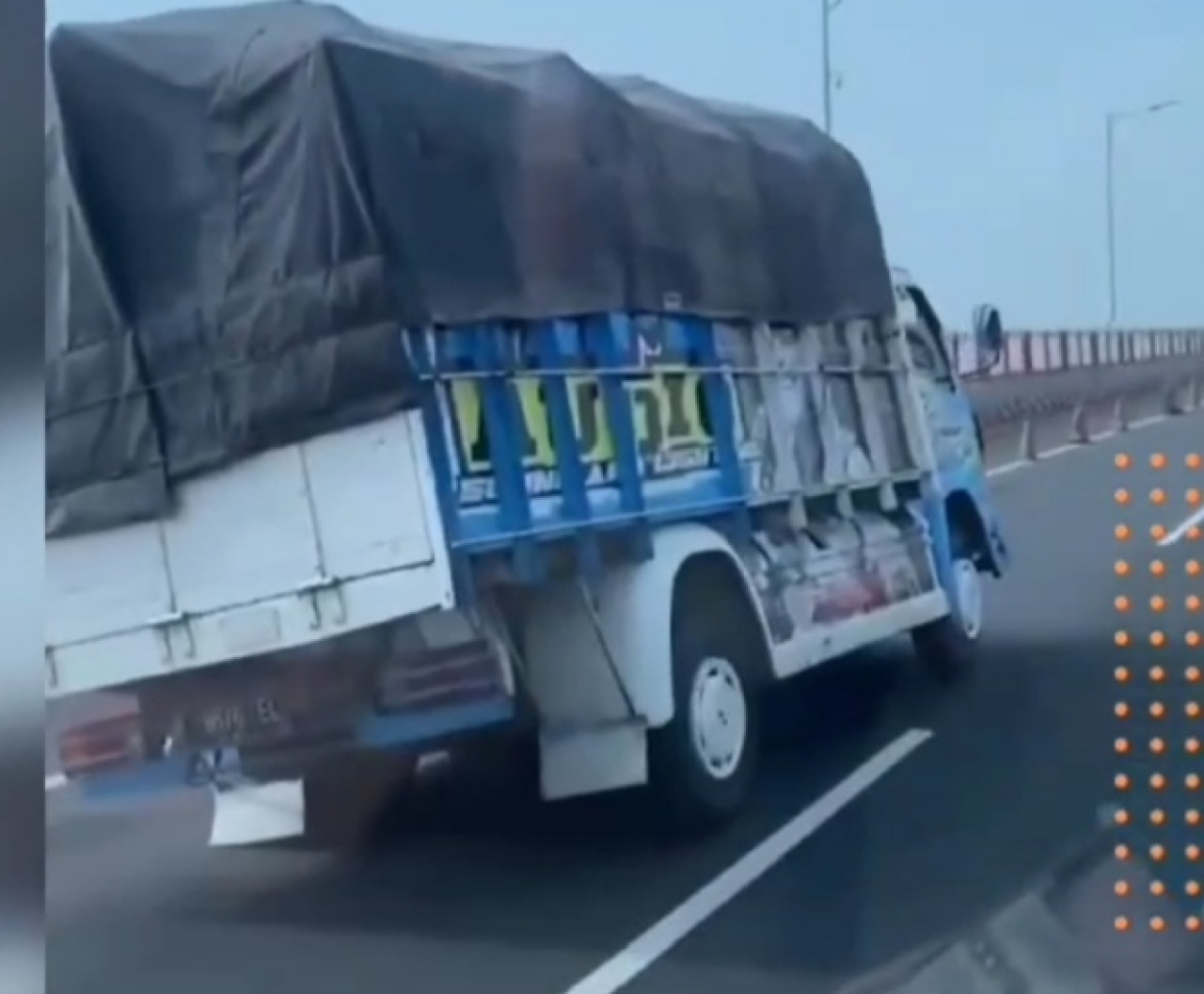 Truk Ugal-ugalan di Jembatan Suramadu Bangkalan, Polisi Ulti Begini