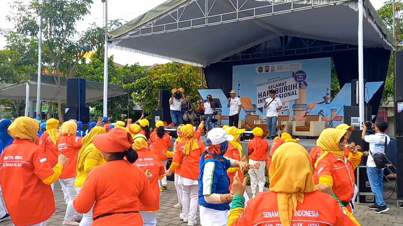 Kegiatan Hari Buruh Internasional di Trenggalek. (Foto: Bramanta Pamungkas/jatimnow.com)