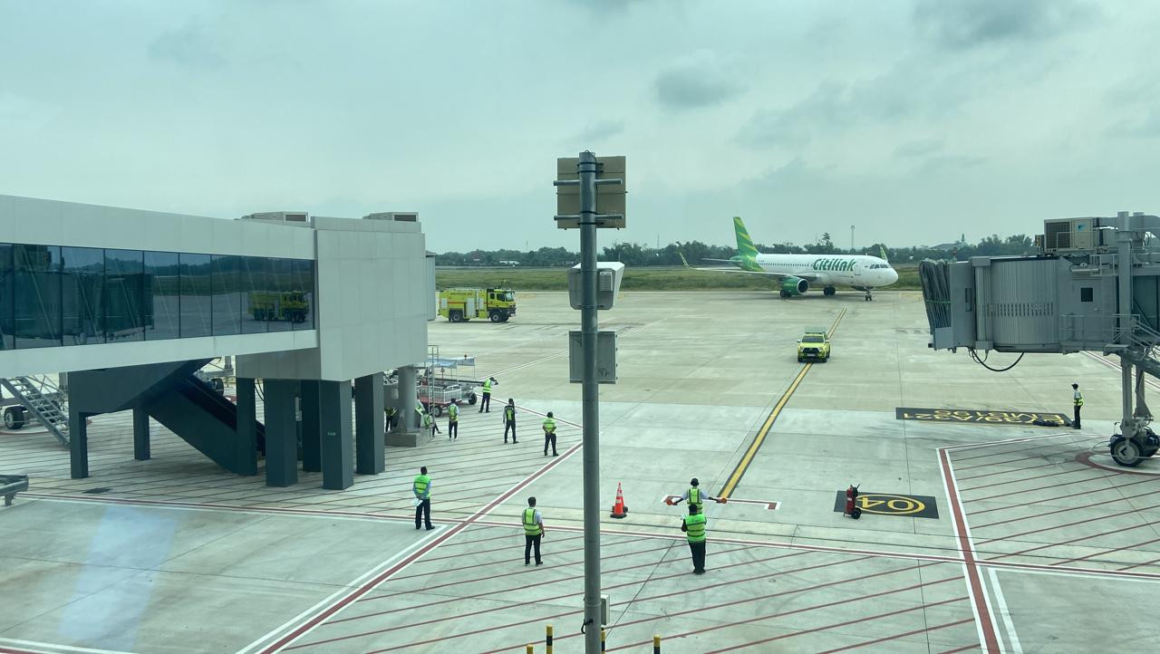 Pendaratan perdana oleh Citilink di Bandara Dhoho Kediri. (Foto: Yanuar Dedy/jatimnow.com)
