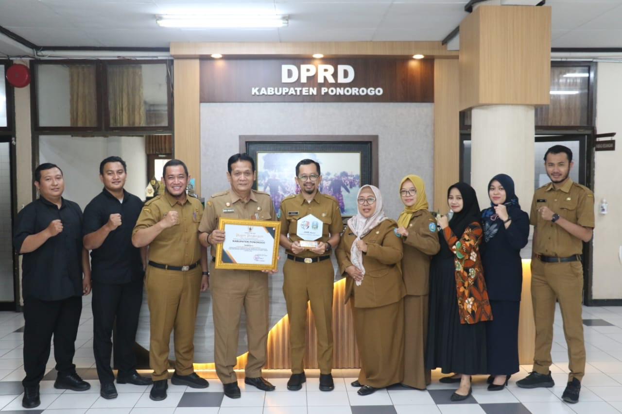 Sekretariat DPRD Ponorogo Raih Penghargaan Pengelola JIDH Nomor 2 se-Jatim