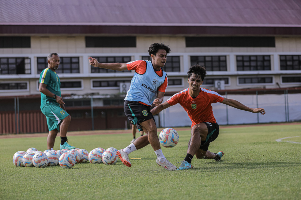 Andre Oktaviansyah saat berlatih. (Foto: Persebaya)