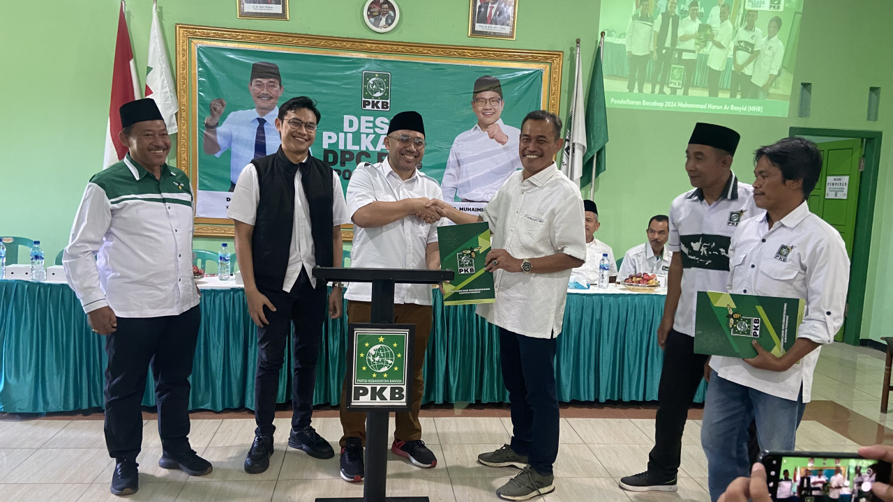 MHR saat mendaftar Bacabup Ponorogo. (Foto: Ahmad Fauzani/jatimnow.com)