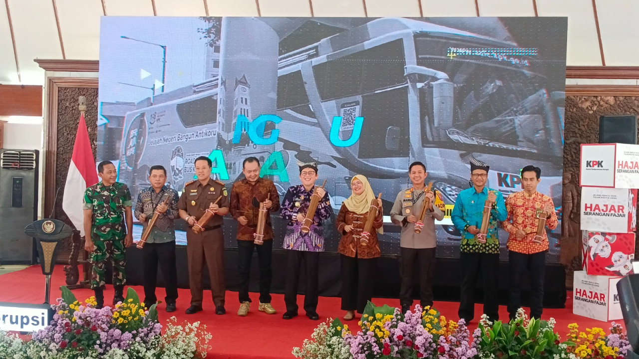 Seremonial pembukaan Roadshow Bus KPK di Pendopo Malowopati komplek perkantoran Pemkab Bojonegoro (Foto: Misbahul Munir/jatimnow.com)