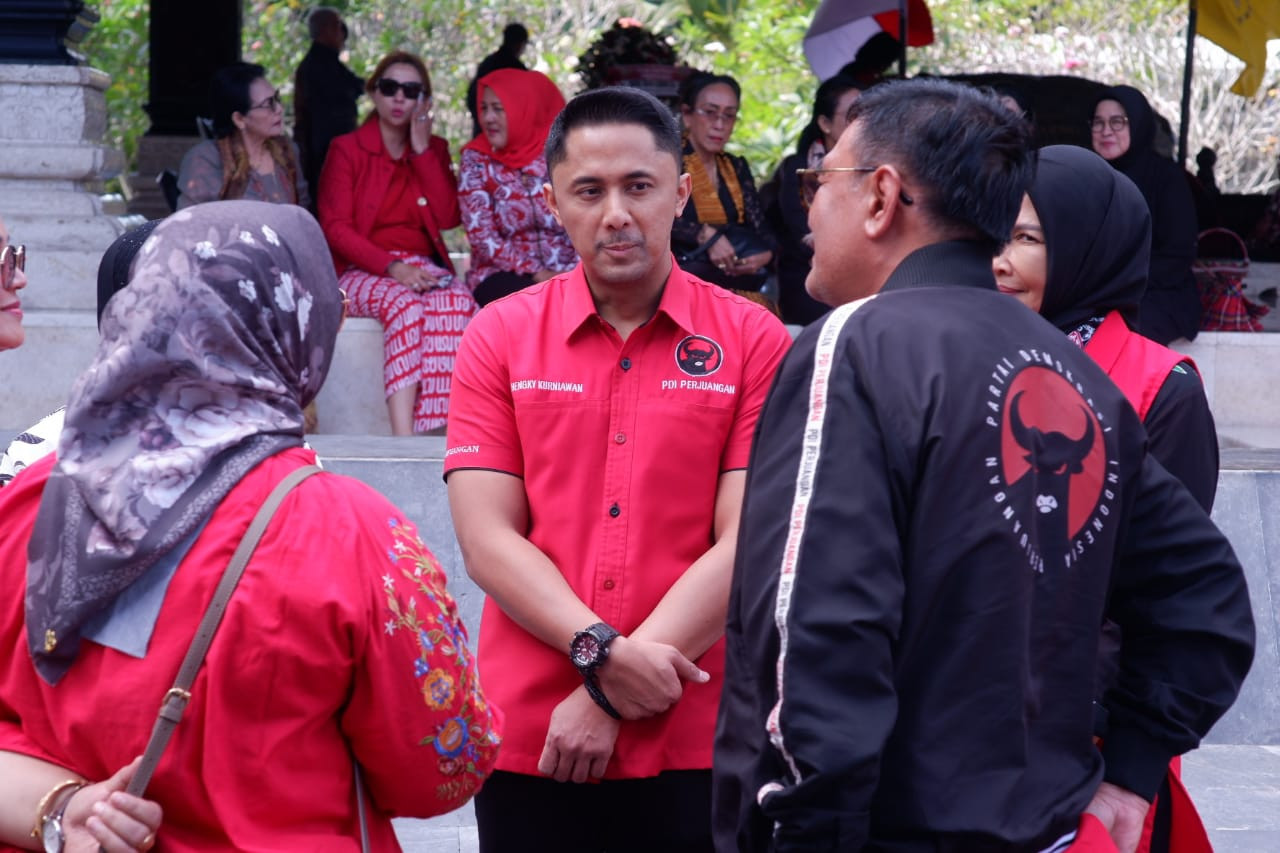 Hengky Kurniawan hadir saat Ketua Umum PDIP Megawati berziarah ke Makam Bung Karno. (Foto: Bramanta Pamungkas/jatimnow.com)