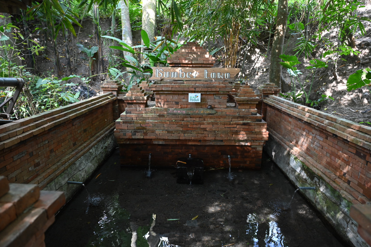 Sumber Towo di Sumber Banteng yang konon berkhasiat sebagai penyembuhan. (Foto: Yanuar Dedy/jatimnow.com)