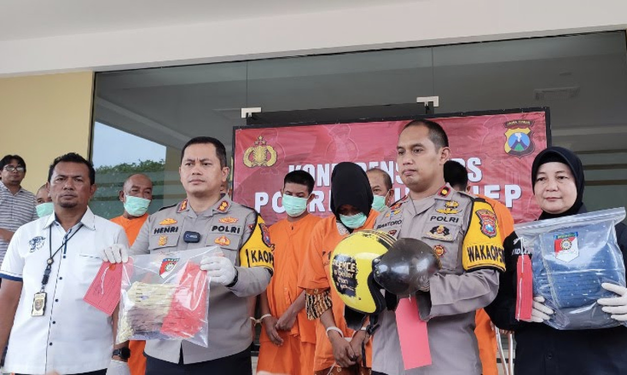 Polres Sumenep mengungkap pelaku pembuang bayi dalam plastik merah. (dok. Humas Polres Sumenep).