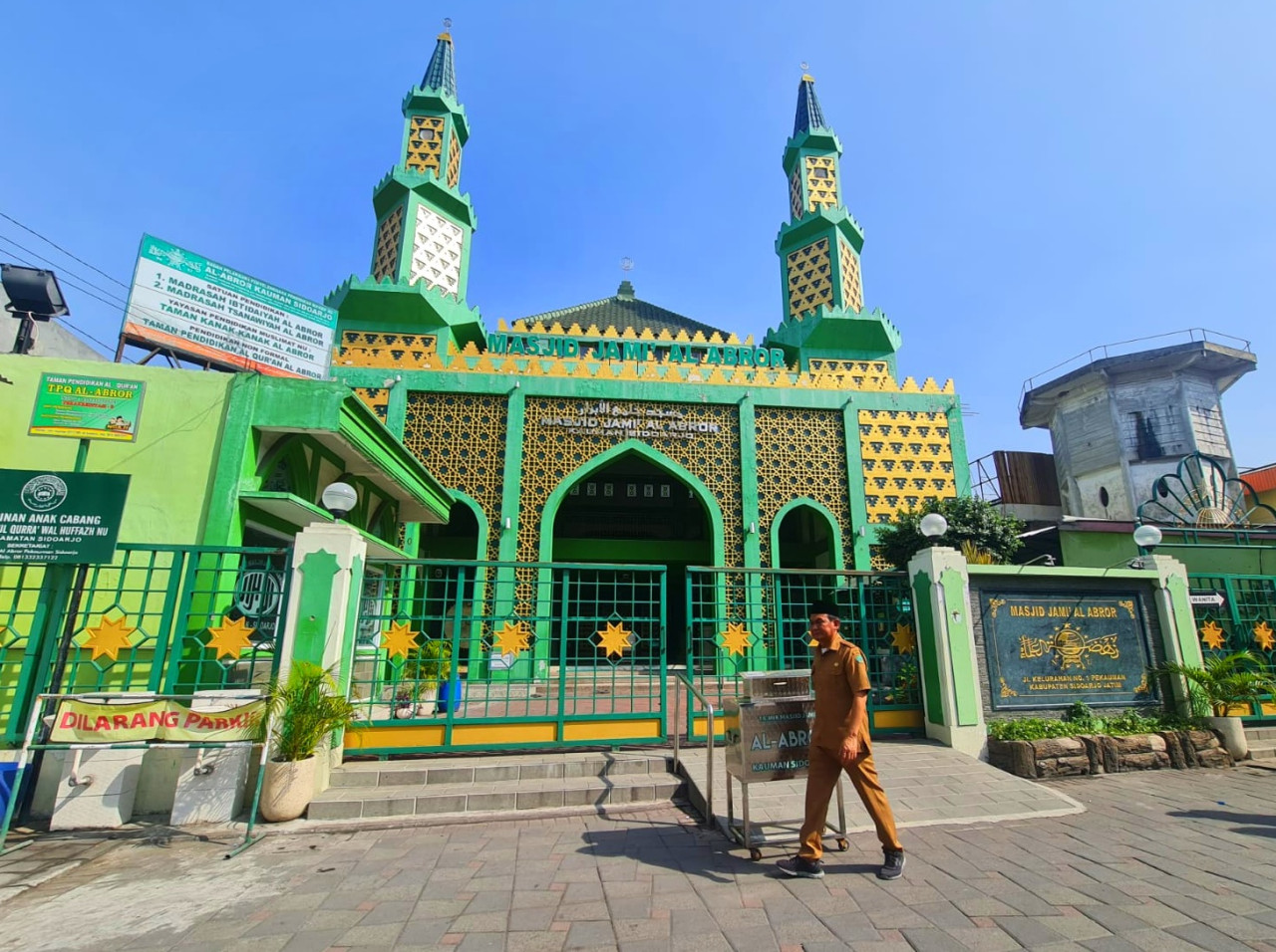 Kepala Bidang Pengelolaan Informasi dan Komunikasi Publik Dinas Kominfo Pemkab Sidoarjo Muhammad Wildan saat di masjid Masjid Jami’ Al Abror Sidoarjo.  (Foto: dok. jatimnow.com)