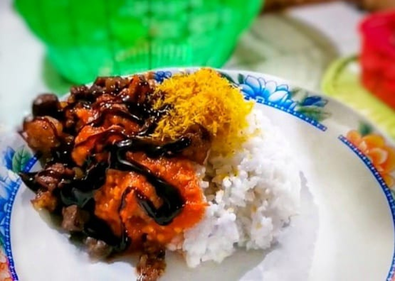 Penampakan nasi batuar Krian Sidoarjo. (Foto: Ahaddiini HM/jatimnow.com)
