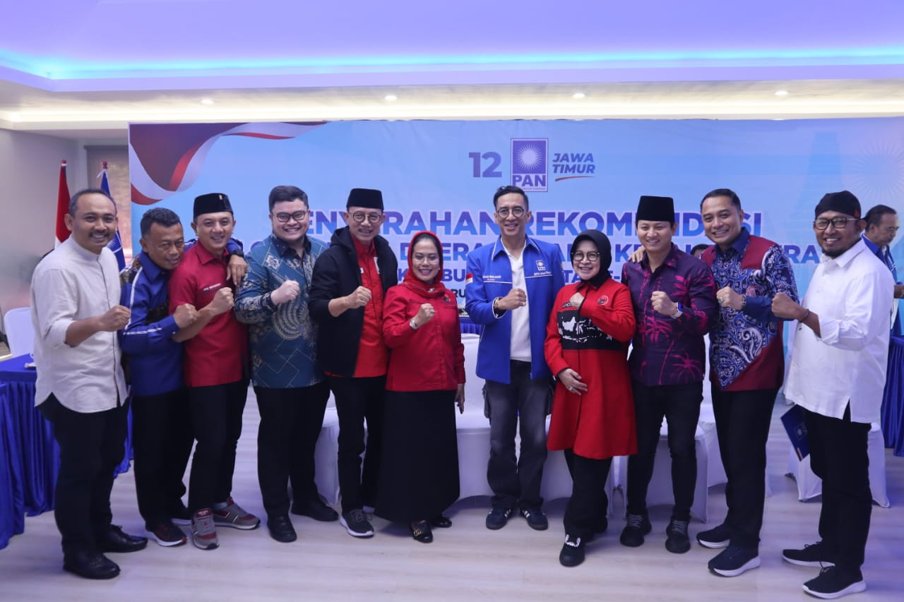 6 Bakal Calon Kepala Daerah dari PDIP saat menerima rekom oleh DPW PAN Jatim (Foto: PAN Jatim for jatimnow.com)