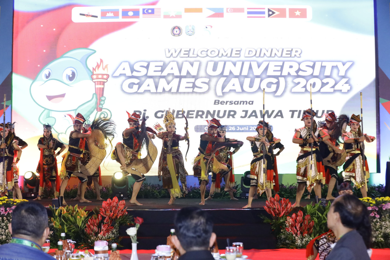 Welcome dinner penyambutan 11 negara peserta ASEAN AUG 2024 di halaman Grahadi Surabaya semalam (Foto-foto: Humas Pemprov Jatim for jatimnow.com)