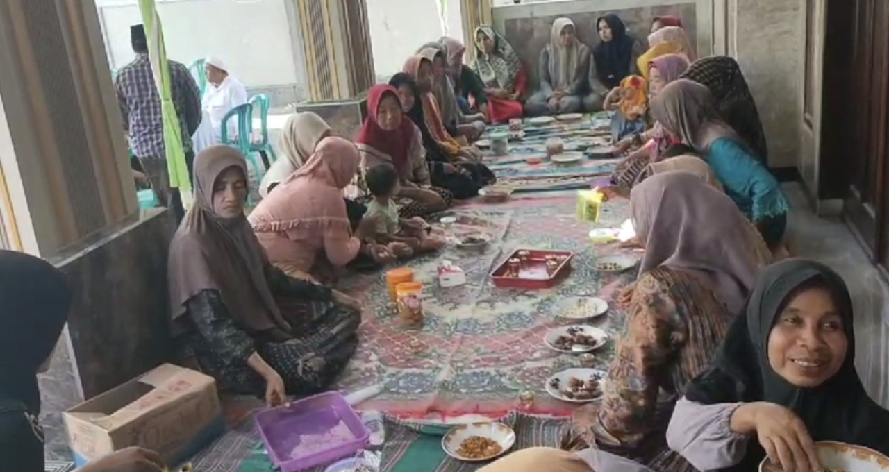 Tradisi Azera di Bangkalan. (Foto: Fathor Rahman/jatimnow.com)