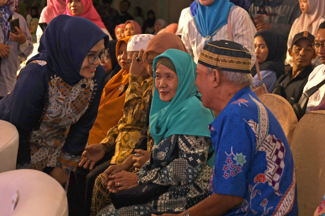 Para lansia yang akan mengikuti program nikah massal tahun ini (Foto: Humas Pemkot Surabaya for jatimnow.com)