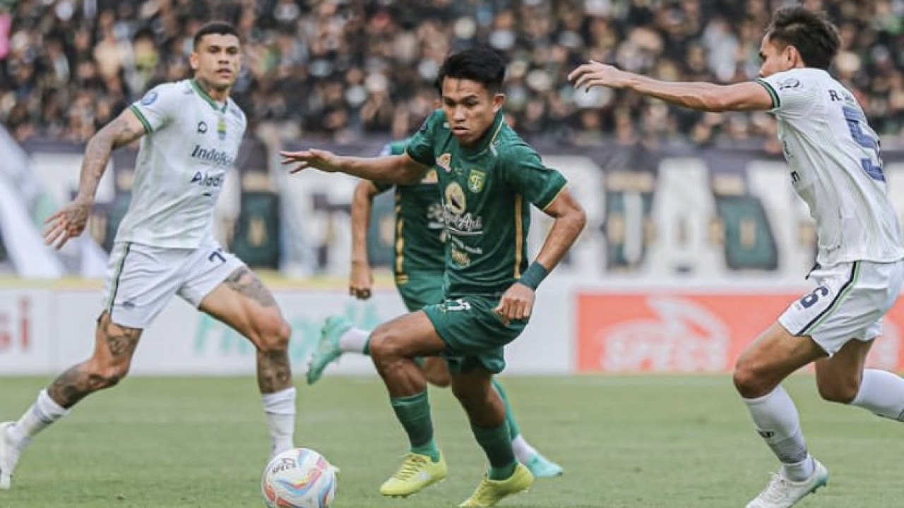 Potret Kasim Botan berseragam Persebaya Surabaya. (Foto: Instagram Kasim Botan/jatimnow.com)