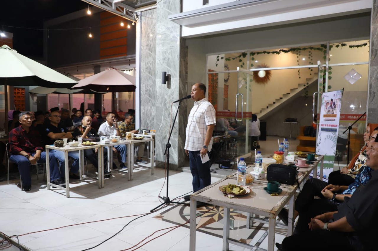 Pj Bupati Jombang Sugiat dalam acara NGOBATI EMBEK NGOWOS. (Foto: Pemkab Jombang/jatimnow.com)