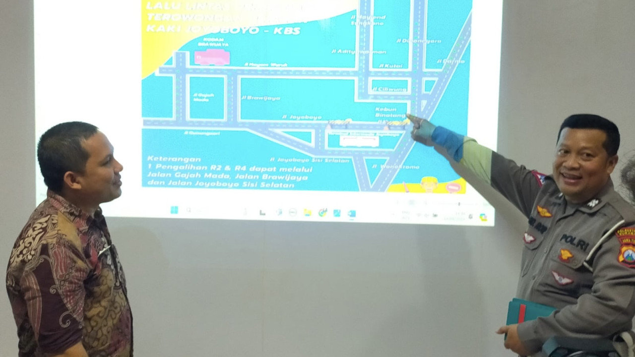 Pengalihan arus lalu lintas mengantisipasi penutupan jalan imbas proyek (Foto: Humas Pemkot Surabaya for jatimnow.com)