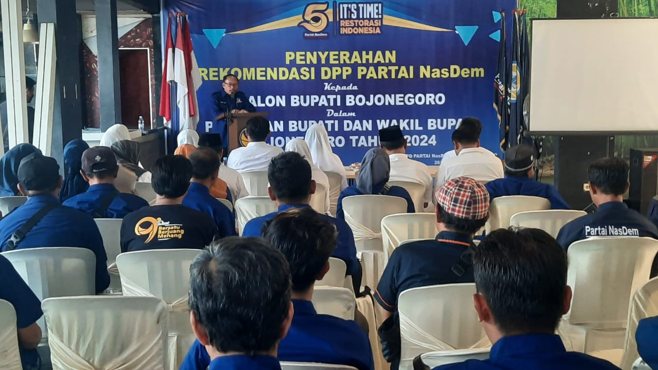 Ketua DPD NasDem Bojonegoro Soehadi Moeljono ditinggalkan Kadernya saat tengah sambutan (dok Khotibul for jatimnow.com)