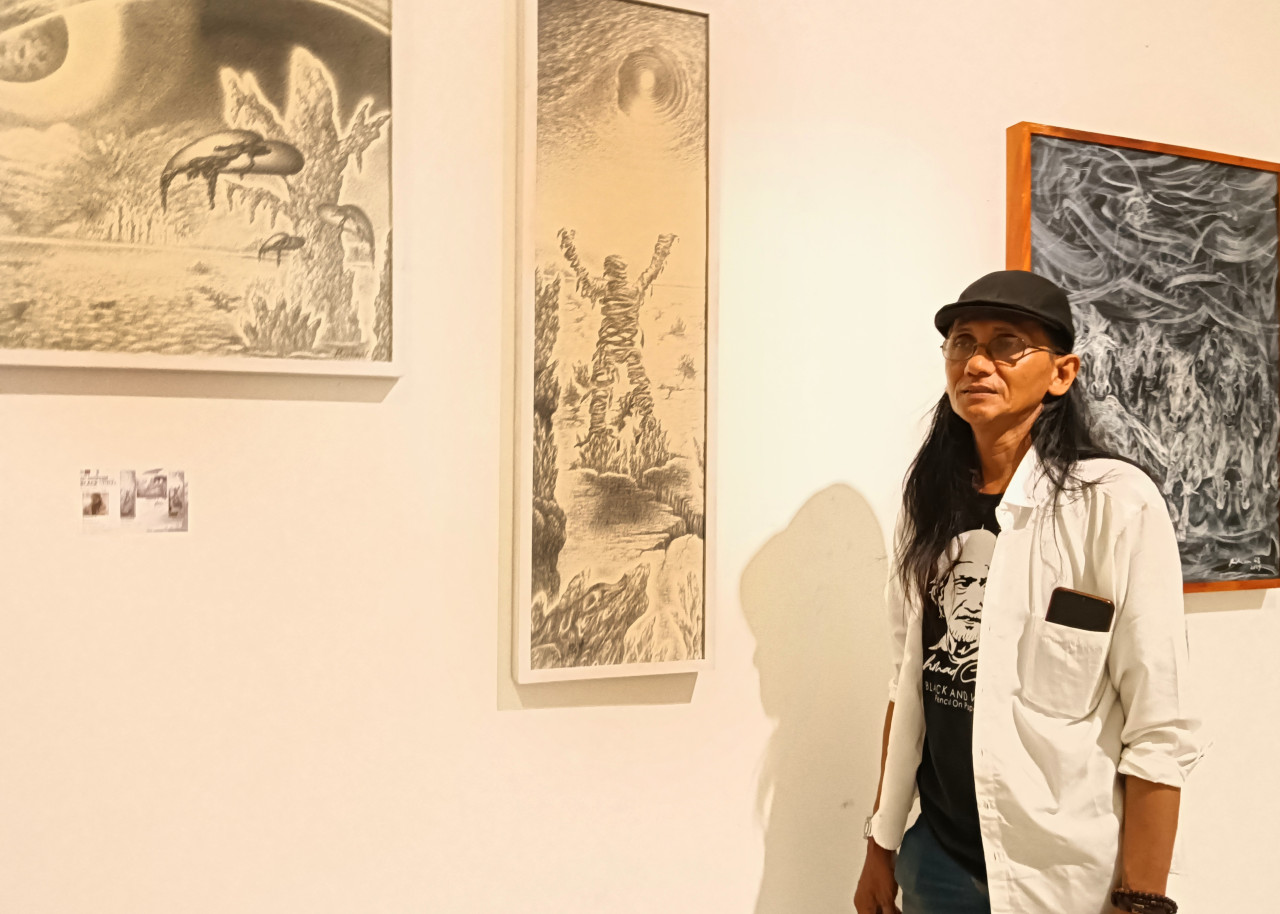 Pameran Lukisan Hitam Putih di Galeri Dekesda Sidoarjo, Bukan Hanya Soal Warna