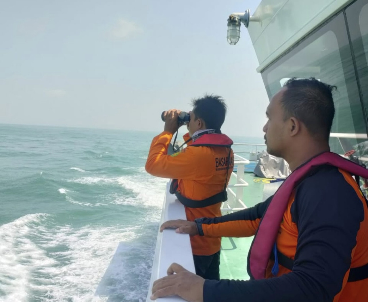 Pencarian 6 korban di Perairan Bangkalan. (Foto: Fathor Rahman/jatimnow.com)