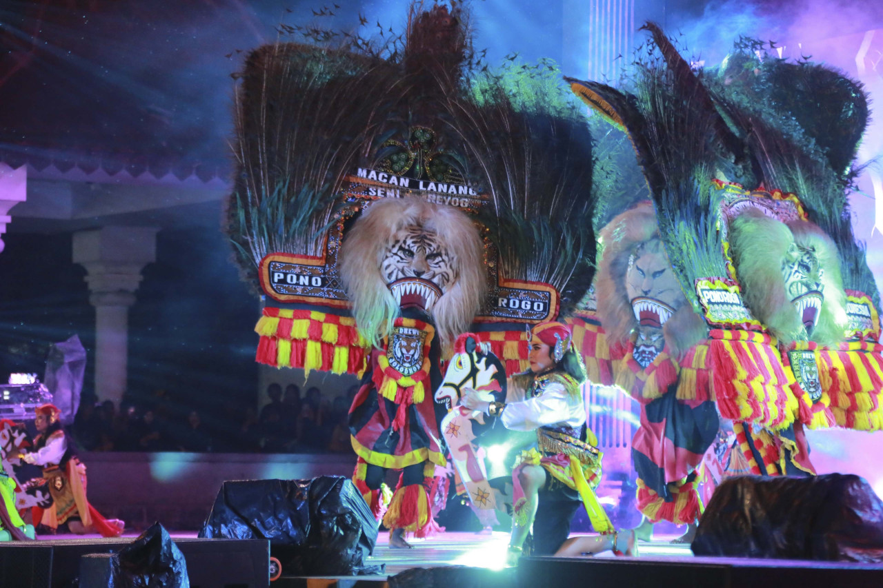 Grebeg Suro 2024 resmi dibuka oleh Bupati Ponorogo Sugiri Sancoko. (Foto: Ahmad Fauzani/jatimnow.com)