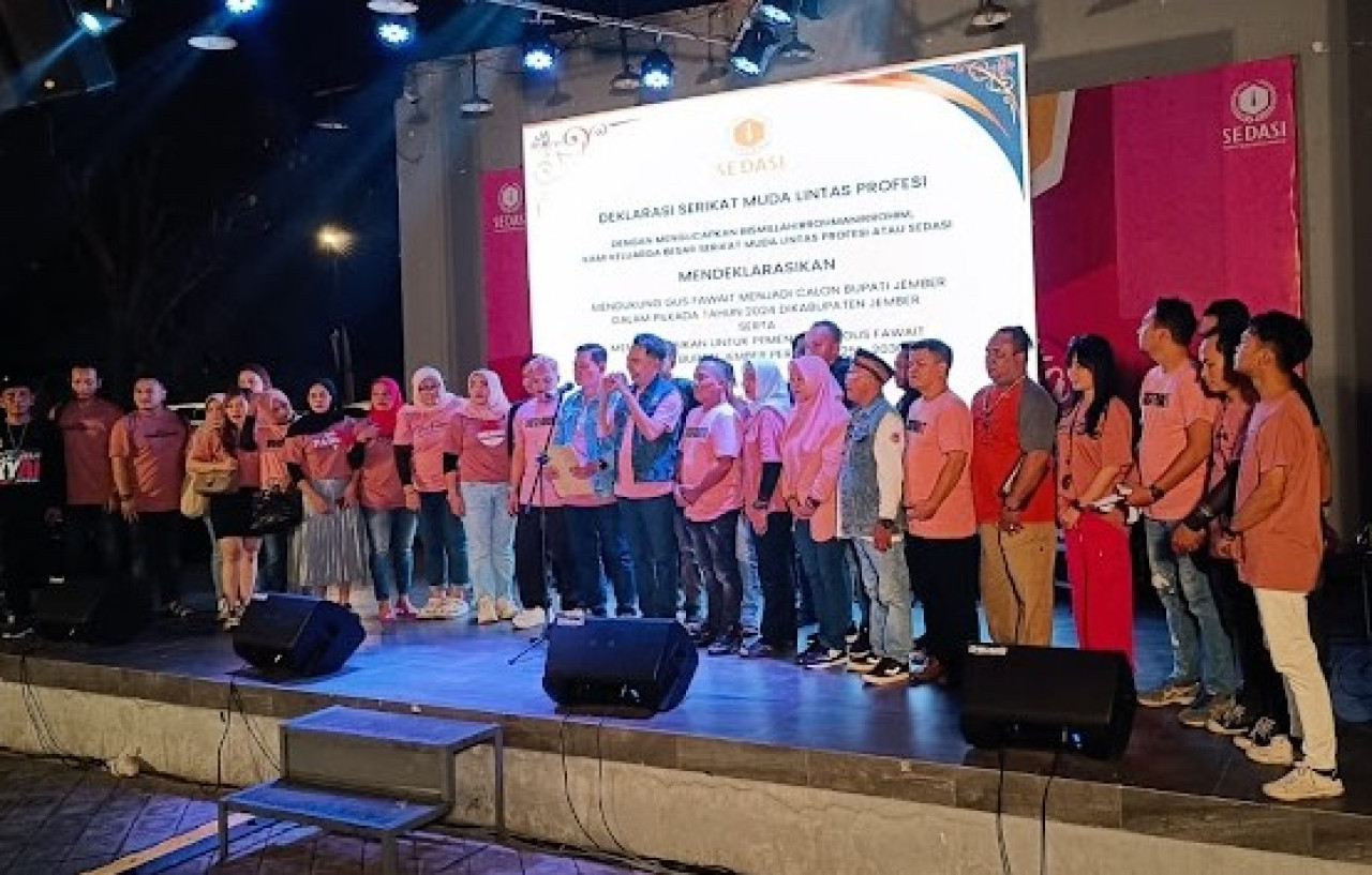 Muda-mudi deklarasi dukung Gus Fawait maju Pilkada Jember. (Foto-foto: Sugianto/jatimnow.com)