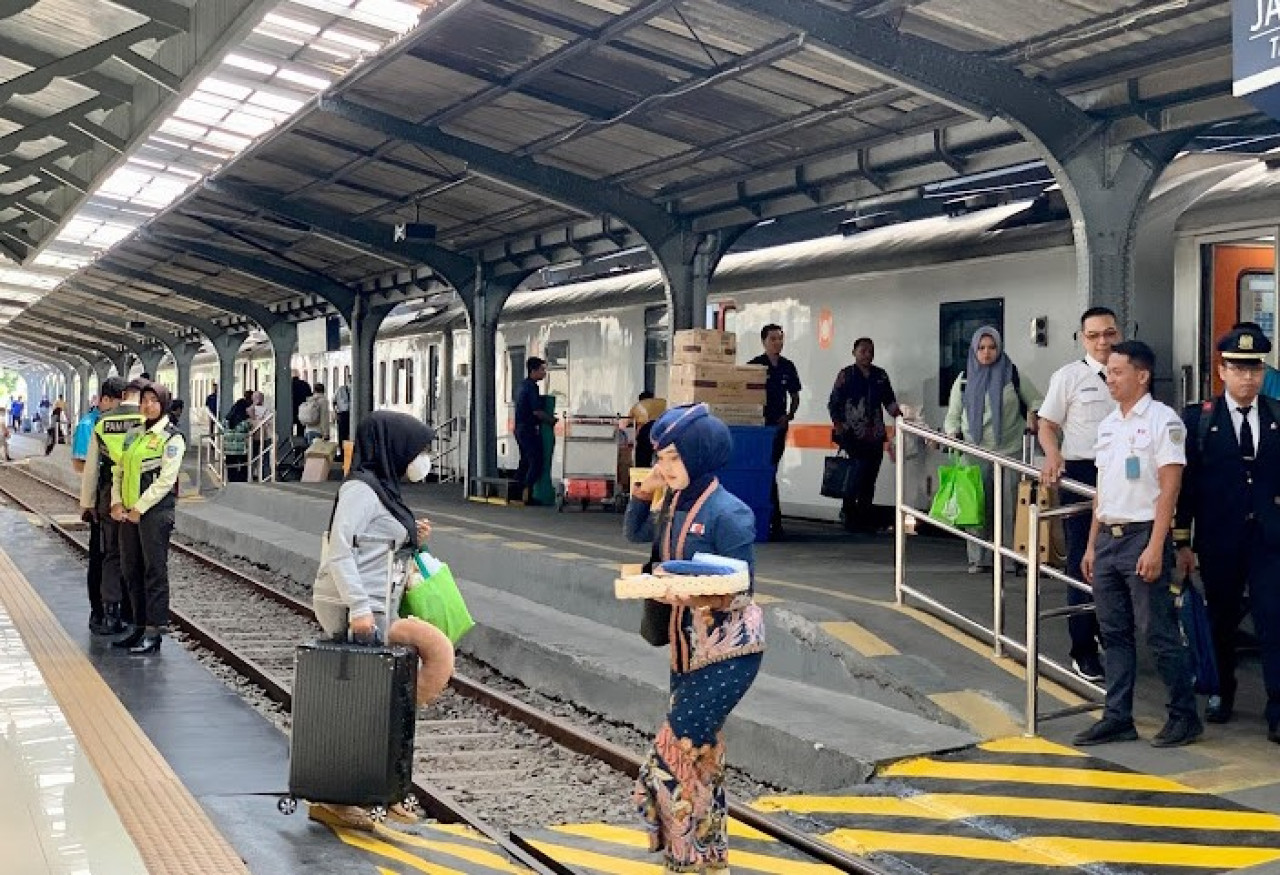 Perjalanan kereta api Mutiara Timur selama libur sekolah (Foto: Humas KAI Daop 9 Jember)