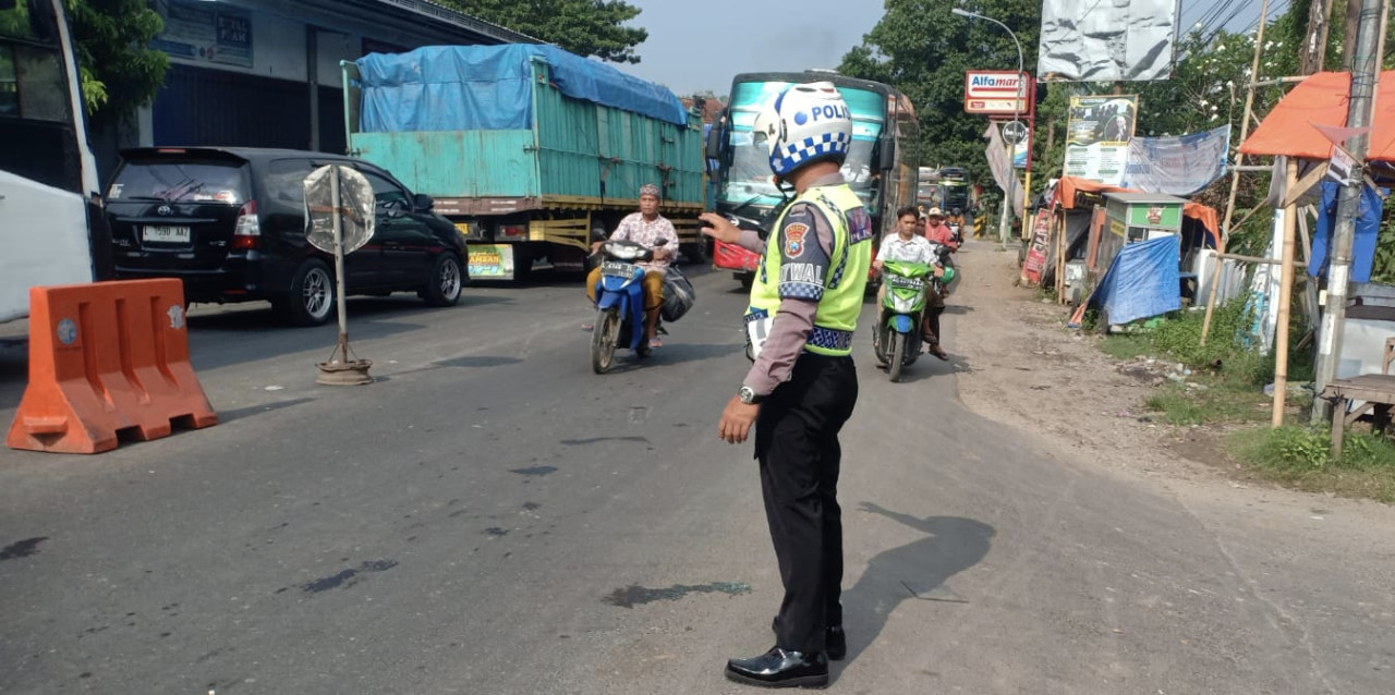 Akses Bangkalan-Sampang Padat di H-1 Idul Adha, Ini 3 Titik Rawan Kemacetan