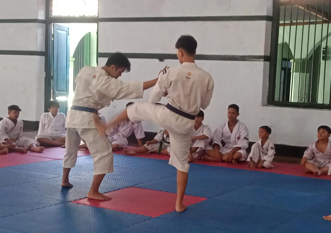 Latihan cabor Shorinji Kempo Kota Kediri.  (dok. Cecep Sunnariya)