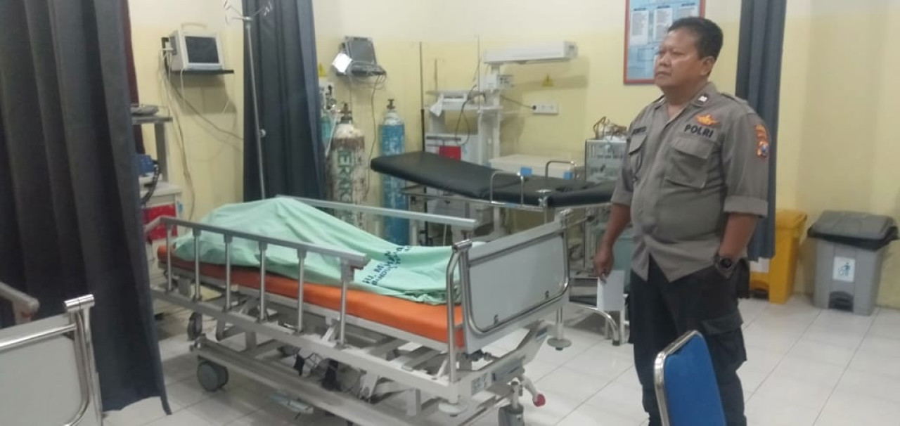 Jenazah korban minuman keras oplosan. (Foto: Polsek Bandung)