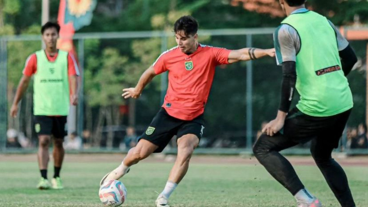 Bruno Moreira saat berlatih bersama Persebaya Surabaya. (Foto: Persebaya/jatimnow.com)
