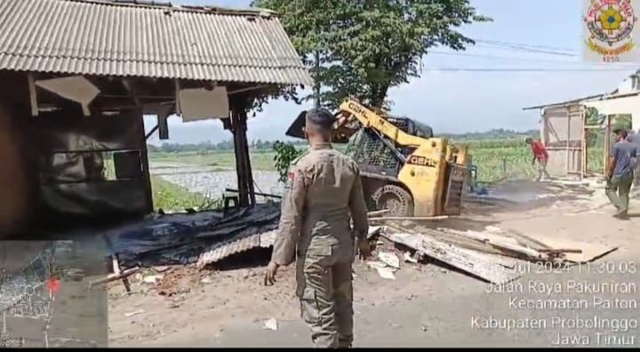 11 Warung Remang di Probolinggo Dibongkar Paksa, Ada Praktik Prostitusi?