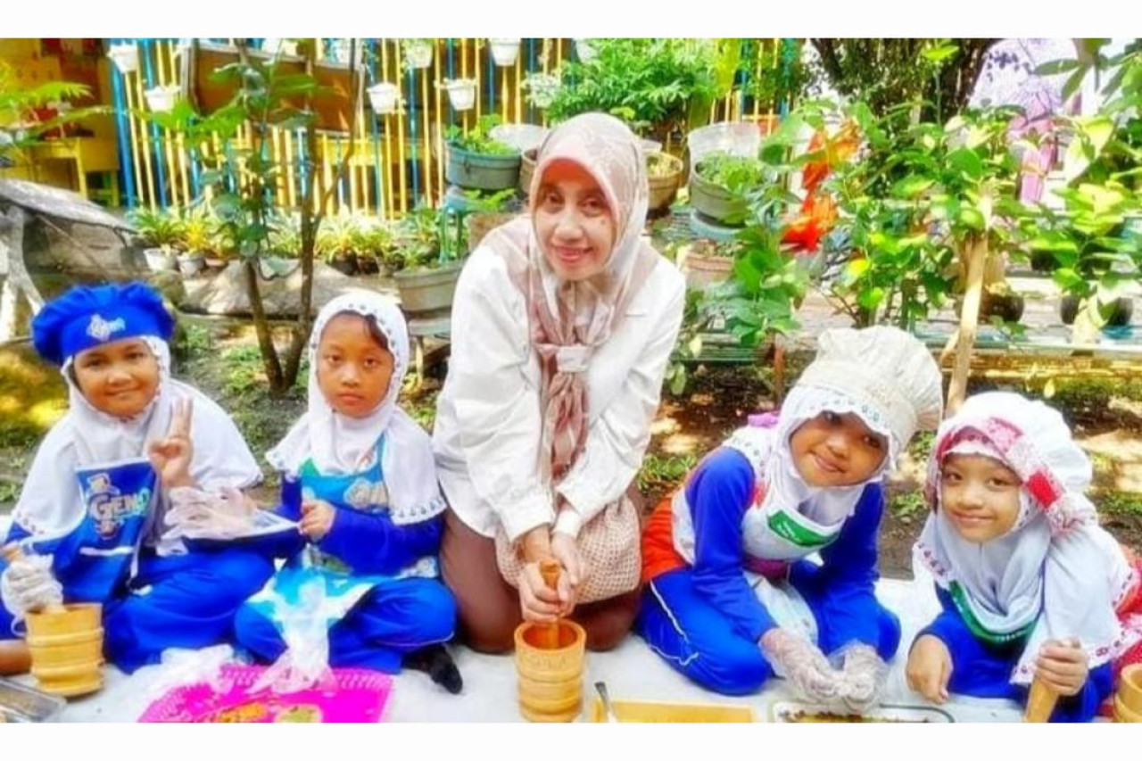 Pemerhati anak, Dyan Mukti Rahayu, ST atau Bunda Didi. (Foto: Dyan Mukti Rahayu, ST for jatimnow.com).