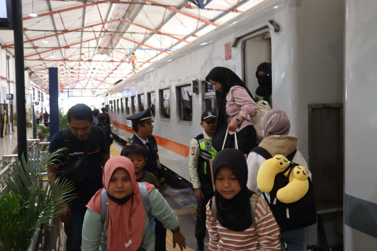 Suasana stasiun Madiun saat libur sekolah (Foto: Daop 7 Madiun for jatimnow.com)
