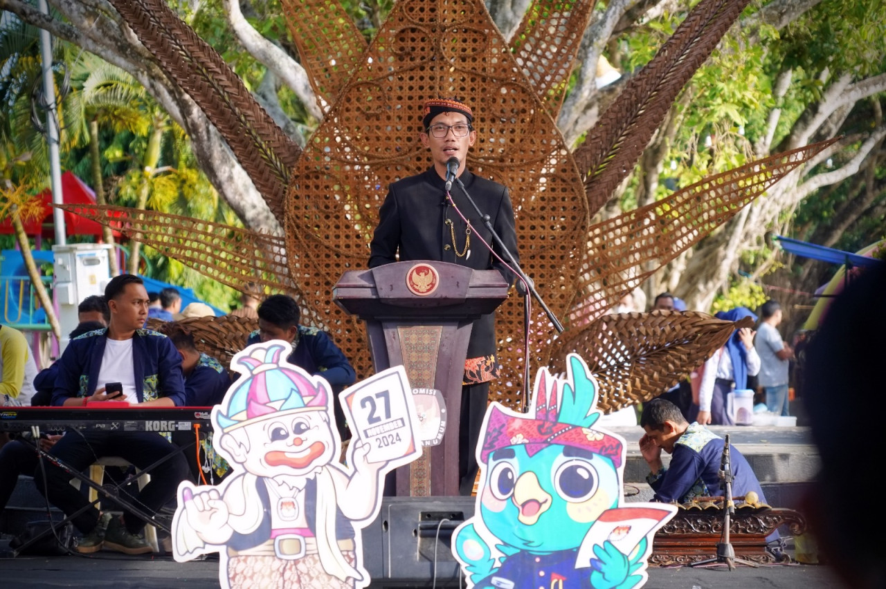 Divisi Sosialisasi, Pendidikan Pemilih dan Partisipasi Masyarakat (Sosdiklih dan Parmas) KPU Jatim, Nur Salam. (Foto: Humas KPU Jatim)