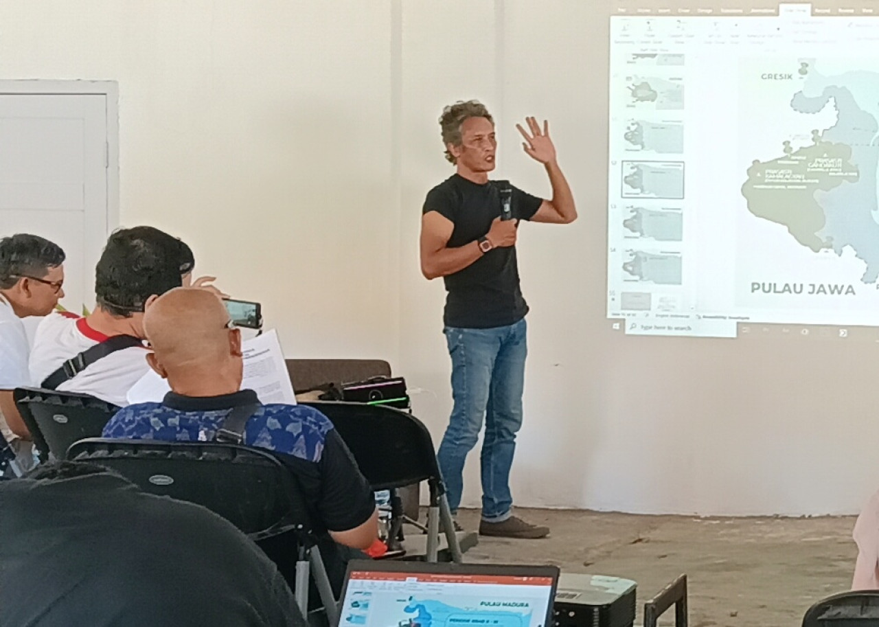 Budayawan Sidoarjo, Satriagama Rakantaseta. (Foto: Ahaddiini HM/jatimnow.com)