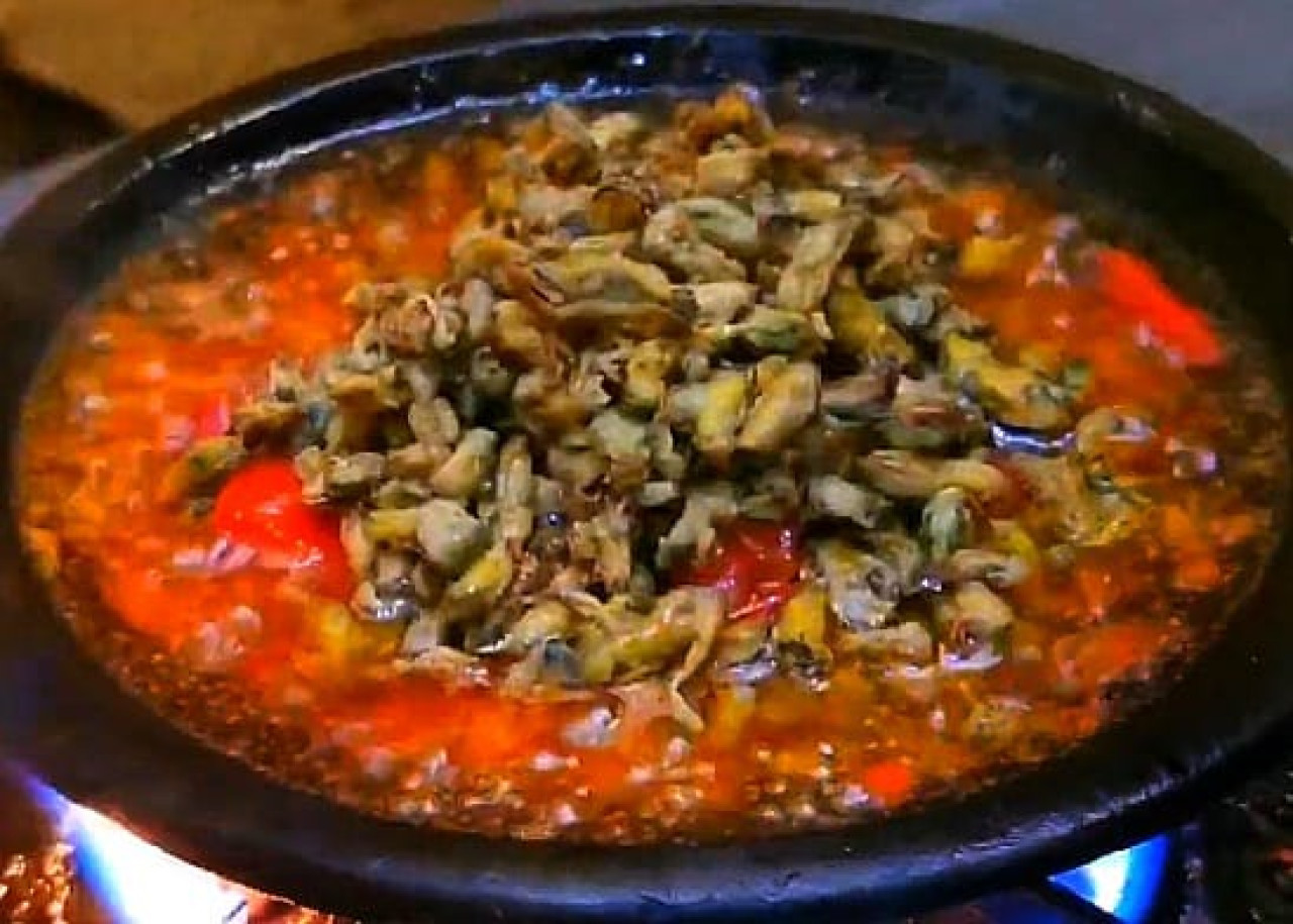 Kupang sambal gami. (Foto: Ahaddiini HM/jatimnow.com)