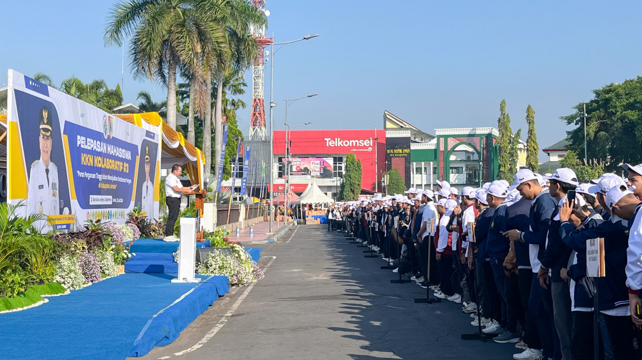 Pelepasan ribuan mahasiswa KKN Kolaboratif di Jember (Foto-foto: Diskominfo Jember/jatimnow.com) 