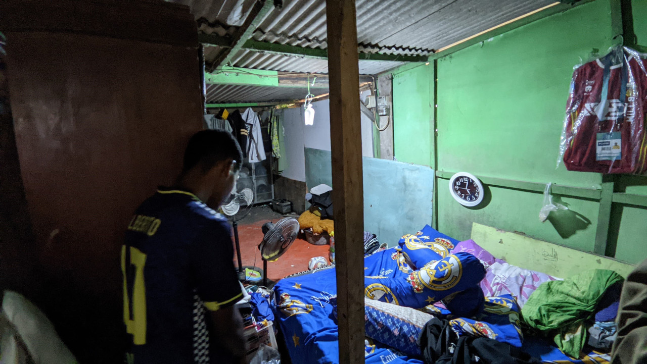 Kondisi dalam rumah Fadly Alberto Hengga, striker Timnas Indonesia U-16 asal Bojonegoro. (Foto-foto: Rizki for jatimnow.com)
