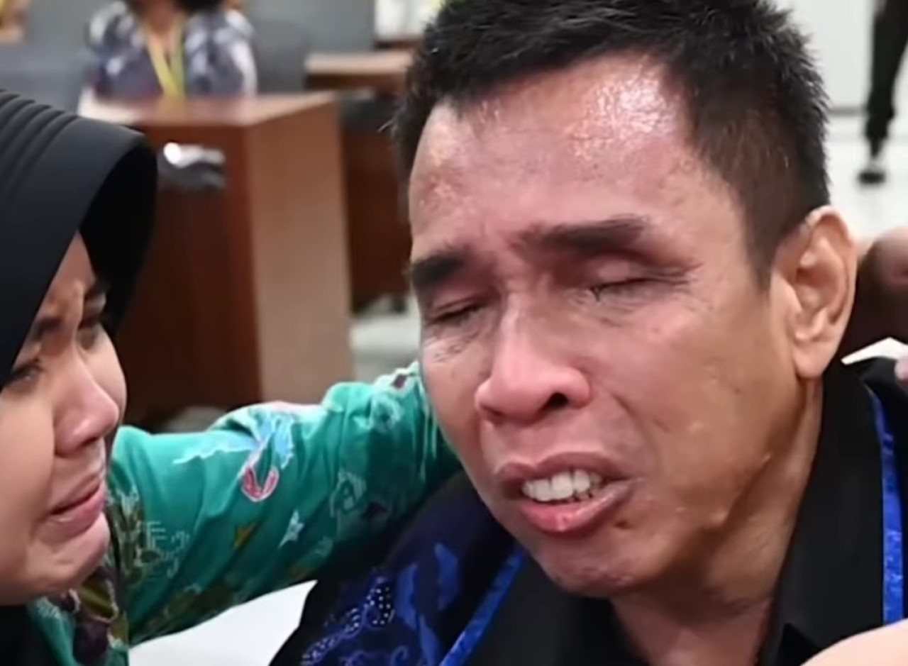 Momen Aqiella Nadya saat memeluk sang ayah. (Foto: tangkap layar Instagram)