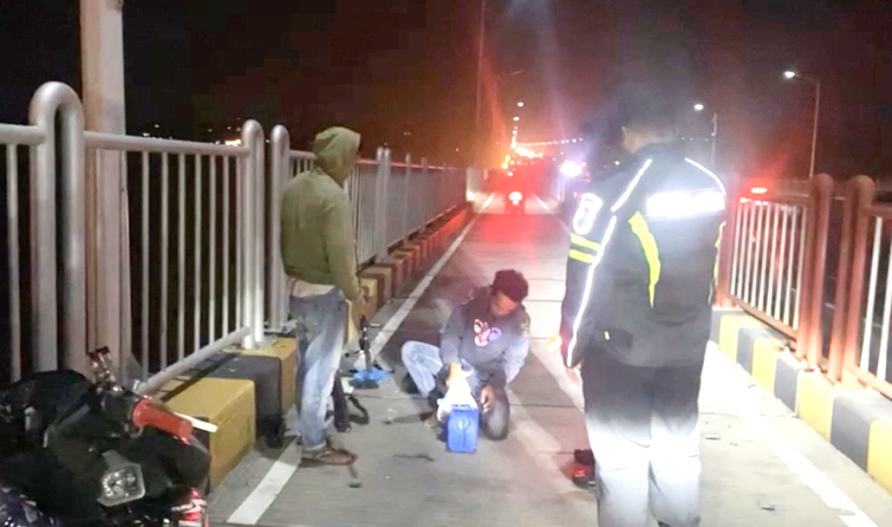 Polisi Tertibkan Puluhan Pemancing di Jalur Motor Jembatan Suramadu