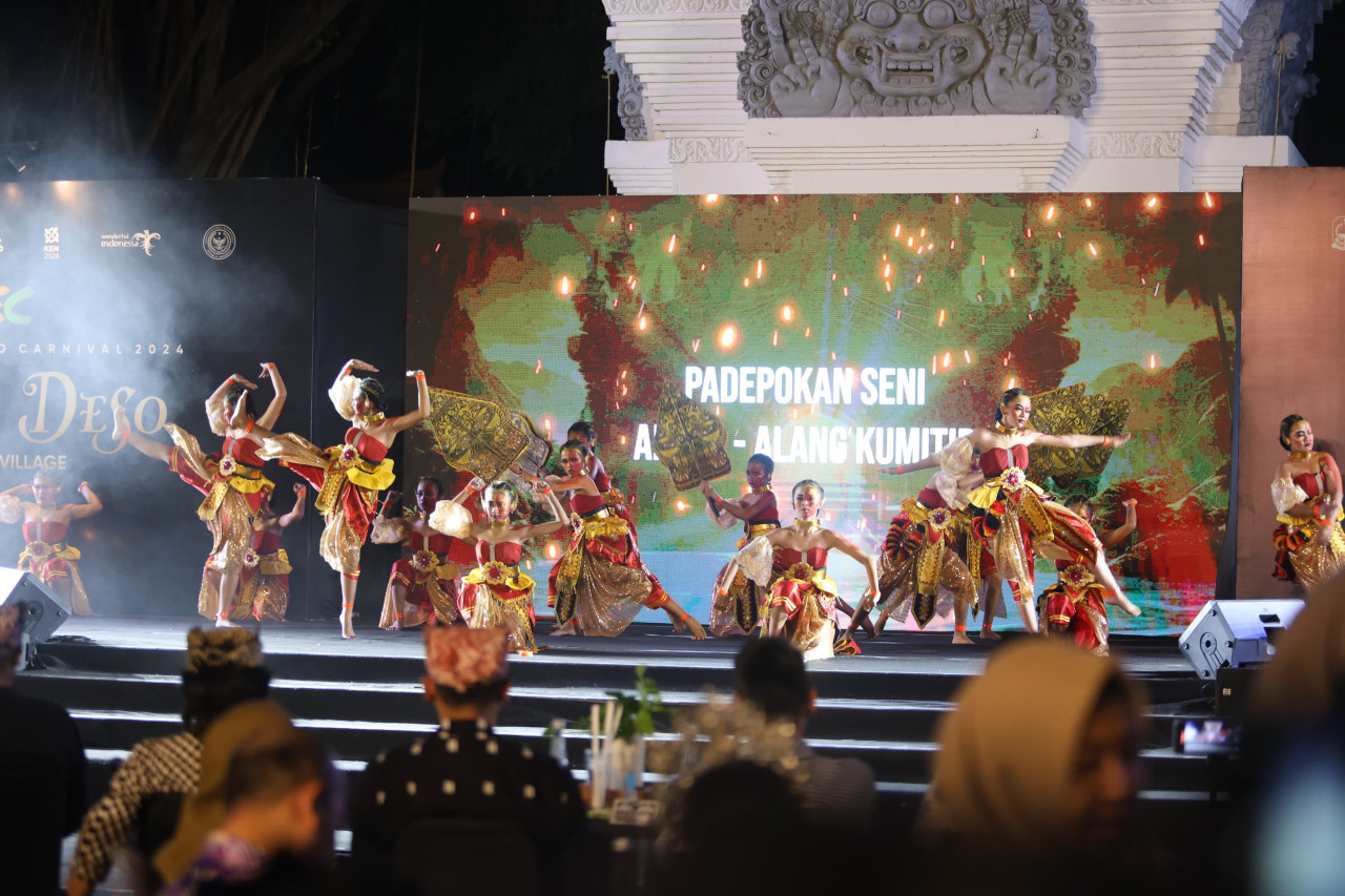 Salah satu pagelaran seni di Banyuwangi Ethno Carnival. (Foto: Humas Pemkab Banyuwangi for jatimnow.com)