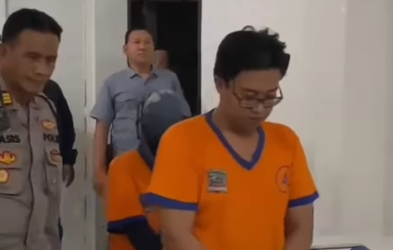 Polsek Wonokromo saat ungkap kasus penelantaran bayi (Foto: Misbahul Munir/jatimnow.com)