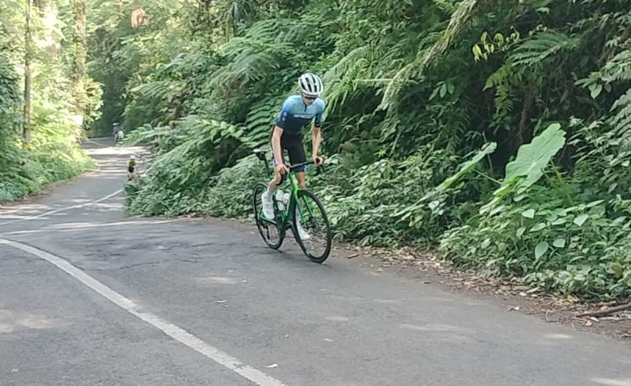 Peserta International Tour de Banyuwangi Ijen menjajal track. (Foto: Humas Pemkab Banyuwangi(