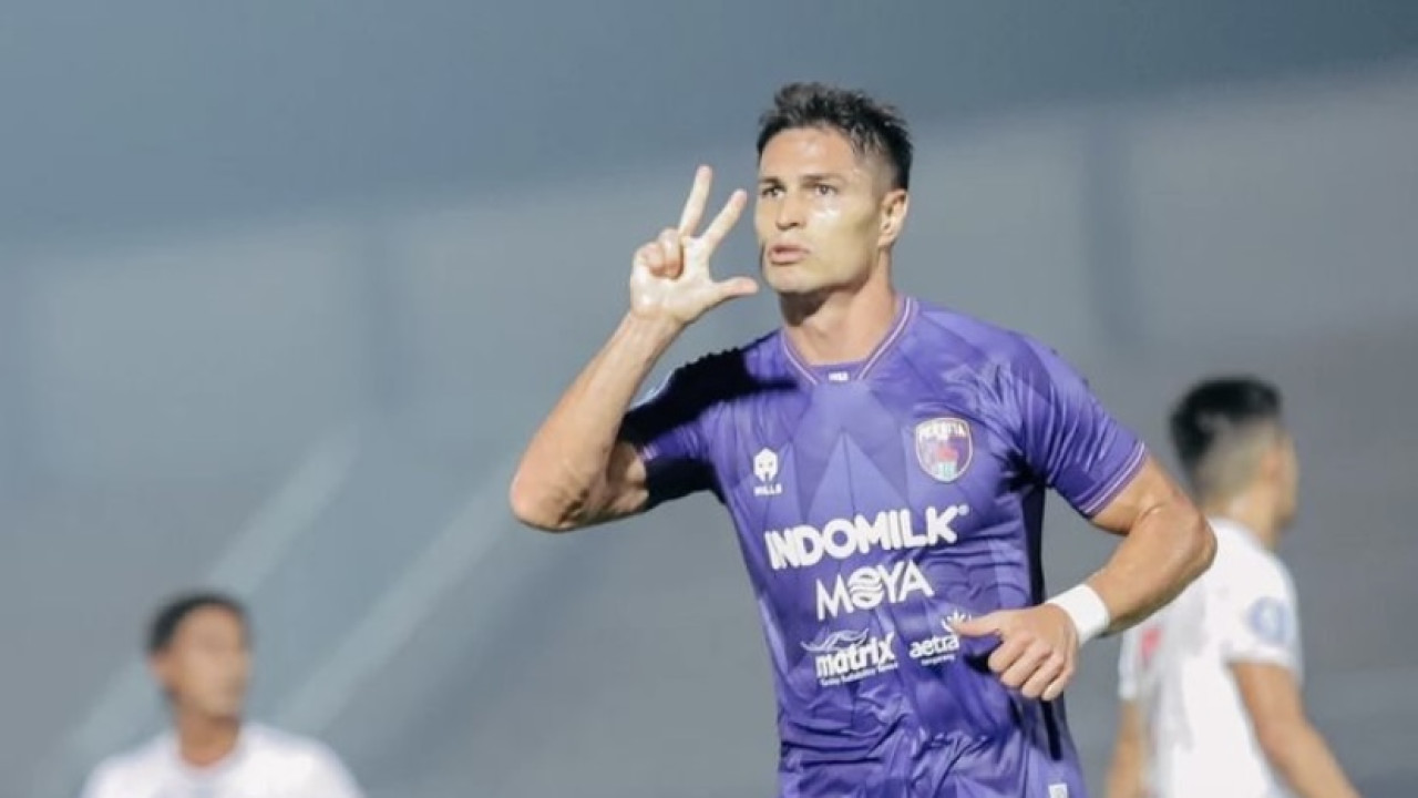 Potret Ramiro Fergonzi saat berseragam Persita Tangerang. (Foto: Persita Tangerang/jatimnow.com)