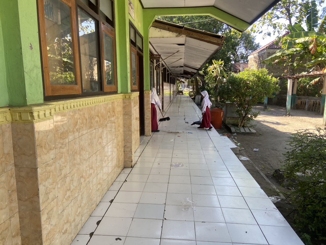 SDN 1 Bajang yang sekolahnya tadk dapat siswa saat PPDB 2024 (Foto: Ahmad Fauzani/jatimnow.com)