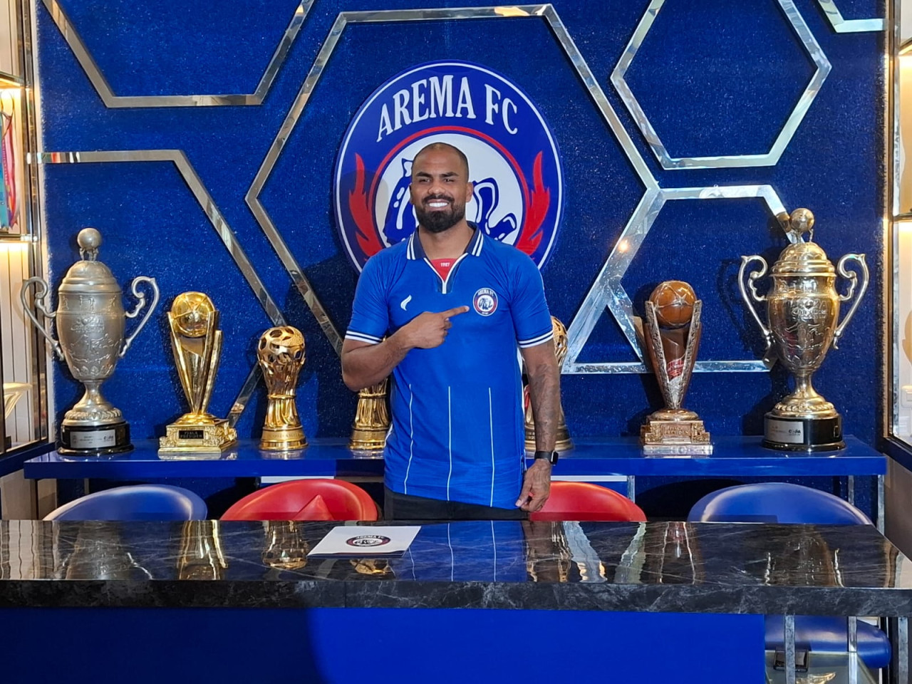 Thales saat dikenalkan Arema FC. (Foto: Gerhana/jatimnow.com)