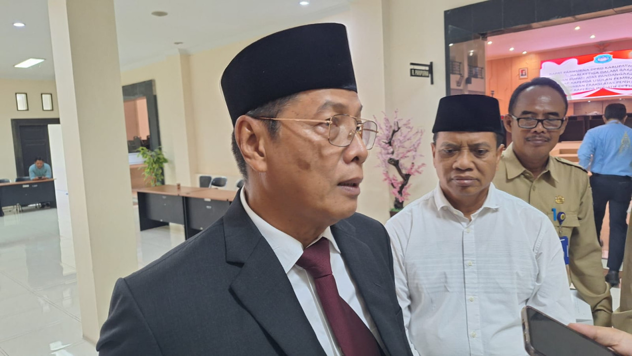 Wabup Lamongan, Kh. Abdul Rouf saat menyikapi maraknya judol. (Foto : Adyad Ammy Iffansah/jatimnow.com)