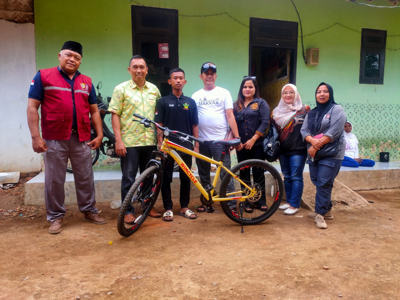 Pelajar SMA di Jember Berlari 5 Km Berangkat Sekolah Dapat Hadiah Sepeda