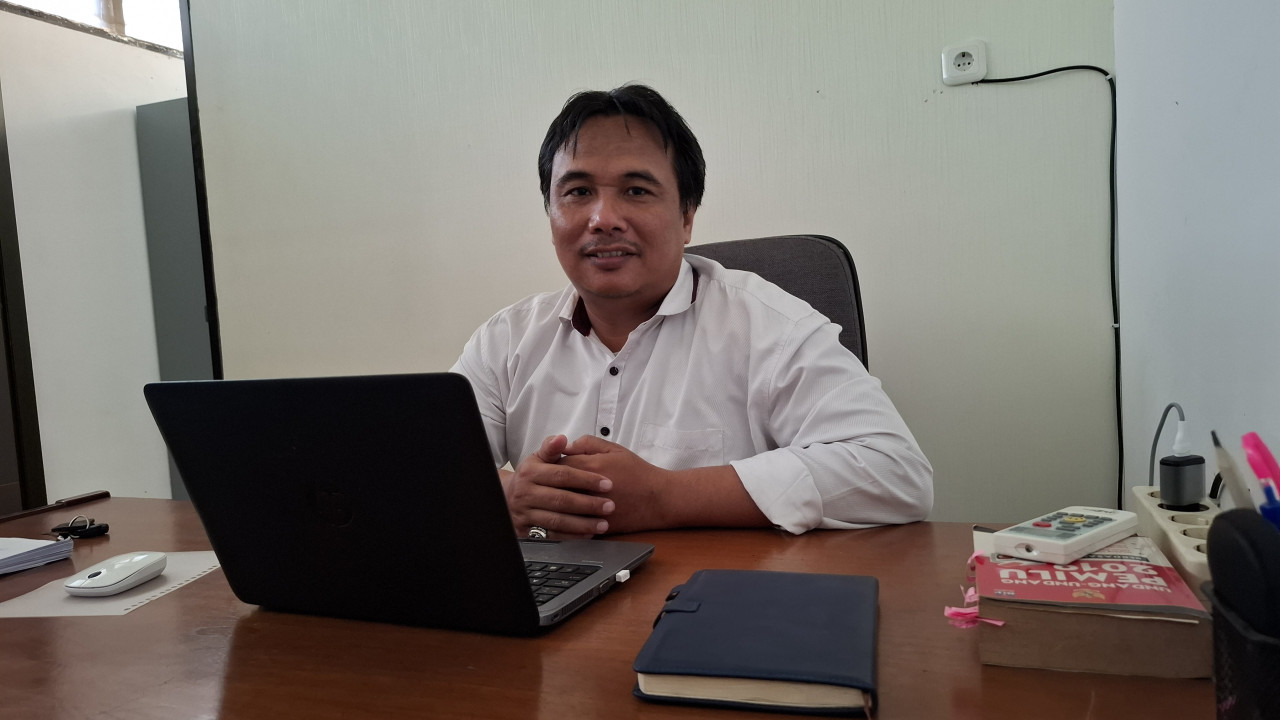 Komisioner KPU Surabaya Devisi Teknis Penyelenggaraan Bakron Hadi. (Foto: Ni'am Kurniawan/jatimnow.com)